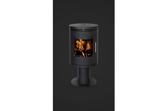 Kaminofen Morsø 6148 auf Säulenpodest